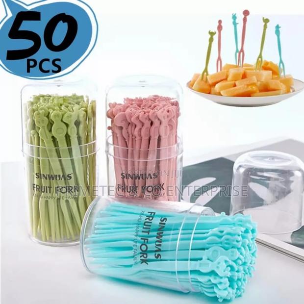 50pc Plastic Reusable Forks Stick .