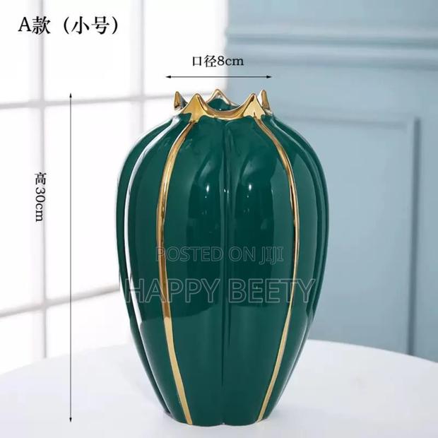 Modern Minimalist Big Size Ceramic Flower Vase - thumbnail 2