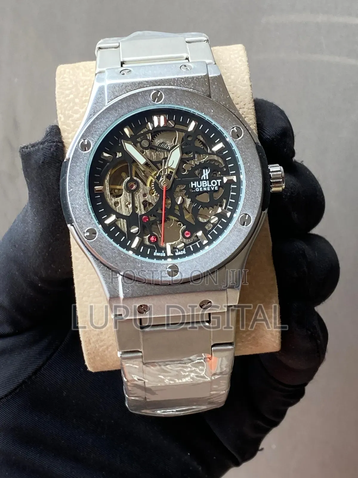 Digital Watch Both Time and Dates Update