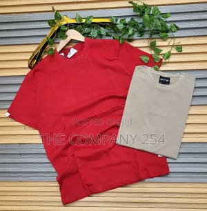 Quality Round Neck Casual Cotton Plain T Shirts Available