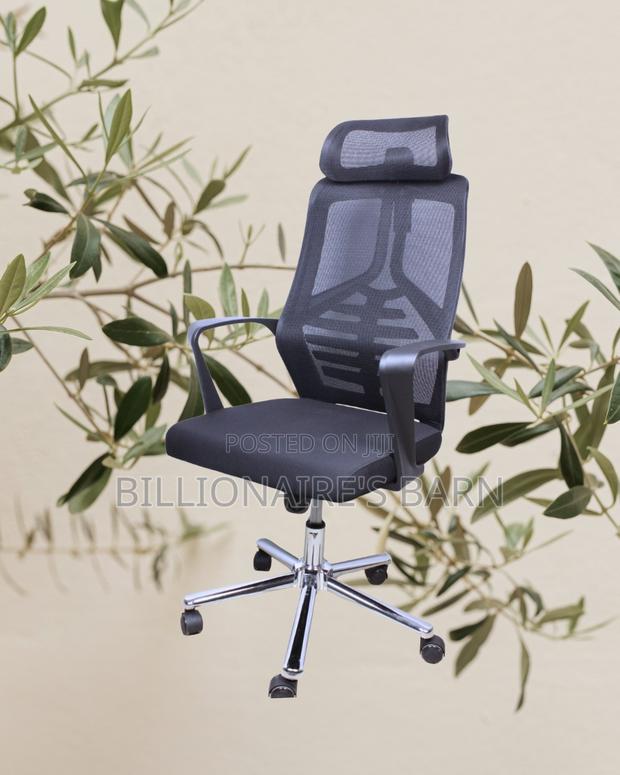 Pro-Grade High Back Mesh Office Chair | Scratch-Resistant Finish - thumbnail 3