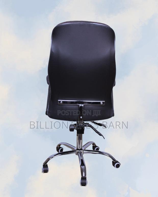 Executive Leather Office Chair | Ergonomic Scratch-Resistant Finish - thumbnail 2