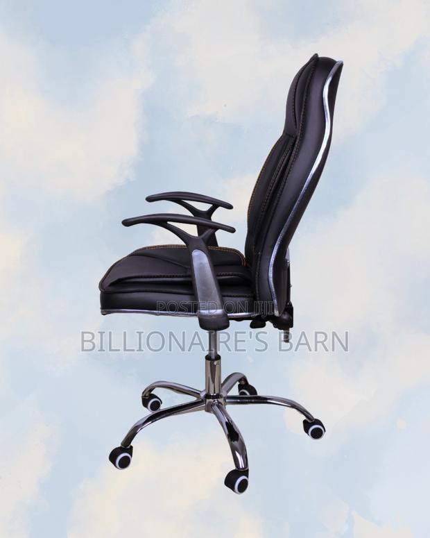 Executive Leather Office Chair | Ergonomic Scratch-Resistant Finish - thumbnail 3