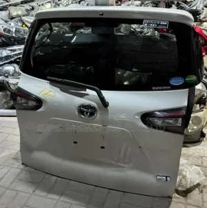 Tailgate/Boot Sienta 2015 Model