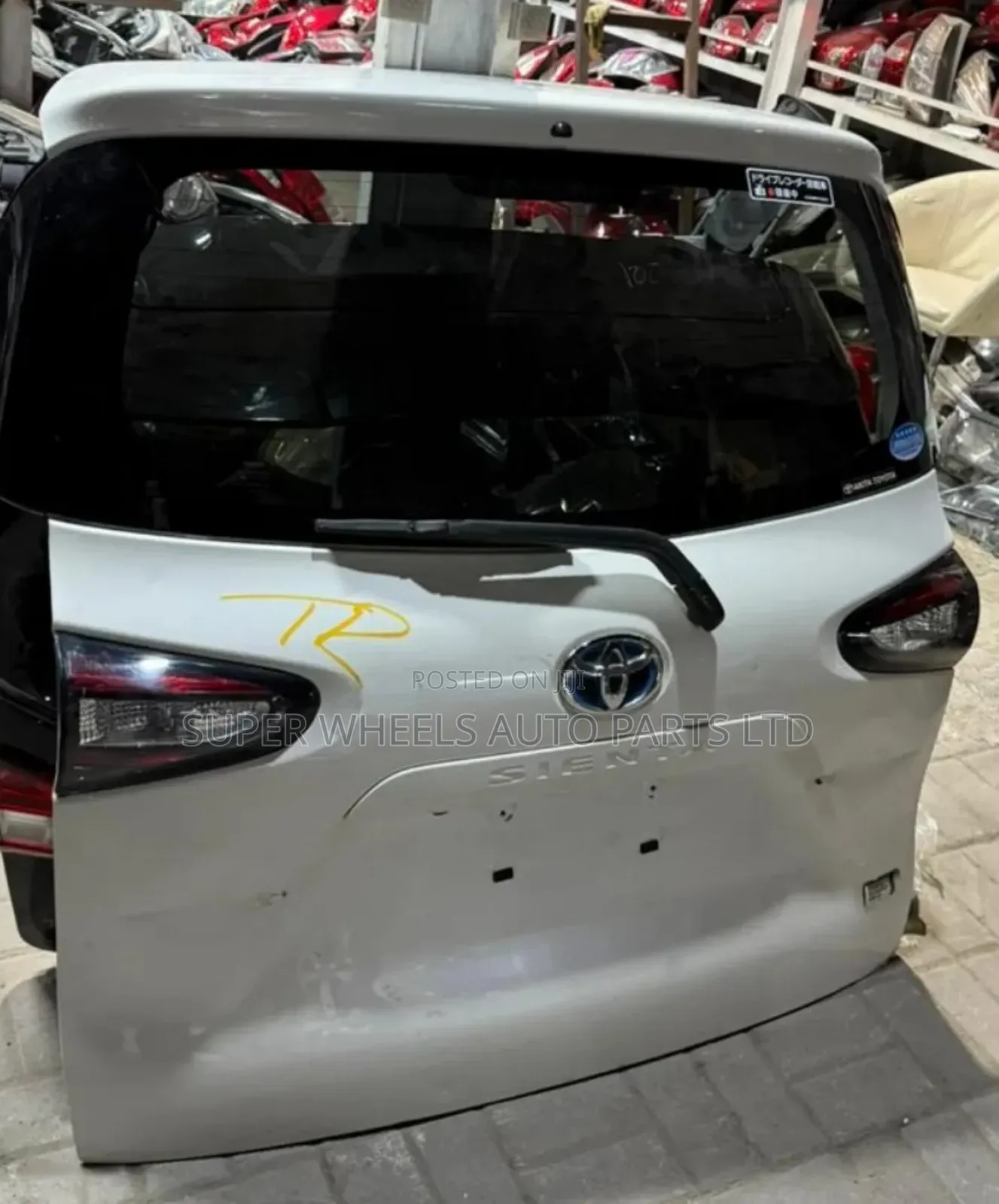 Tailgate/Boot Sienta 2015 Model