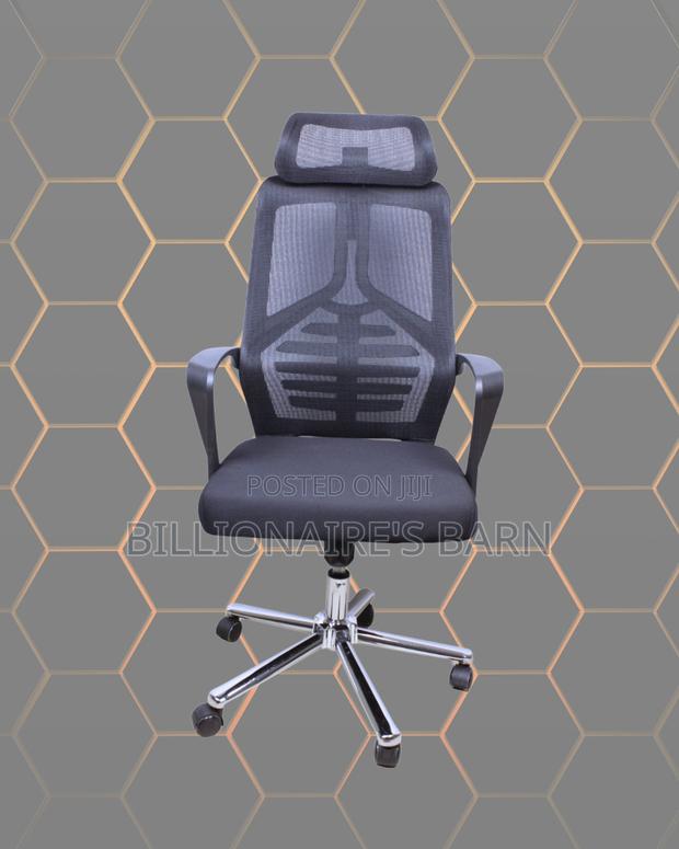 Breathable High Back Mesh Office Chair — Easy to Clean - thumbnail 3