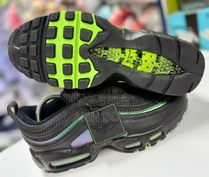 Airmax 97 Ducks of a Feather  
40-45