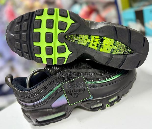 Airmax 97 Ducks of a Feather  
40-45 - main view