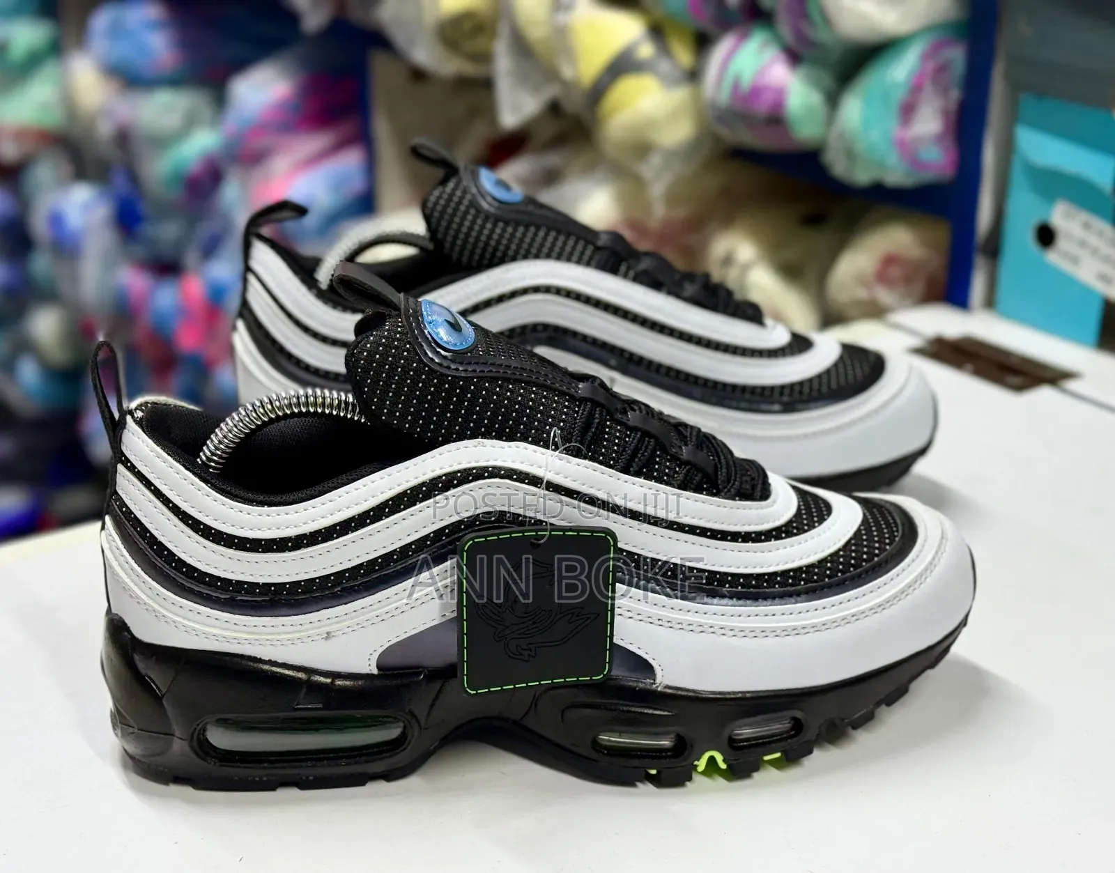 Airmax 97 Ducks of a Feather  
40-45