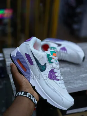 *Air Max 90* 
Sizes 36-42