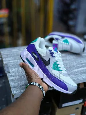 *Air Max 90* 
Sizes 36-42