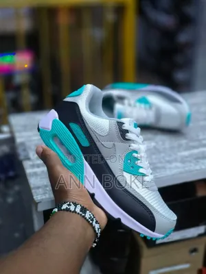 *Air Max 90* 
Sizes 36-42