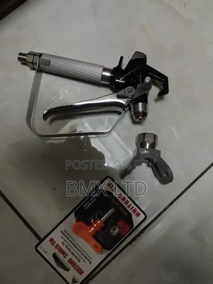 Professional Grade Coating Gun Featuring Reversible Spray Nozzle - thumbnail 2