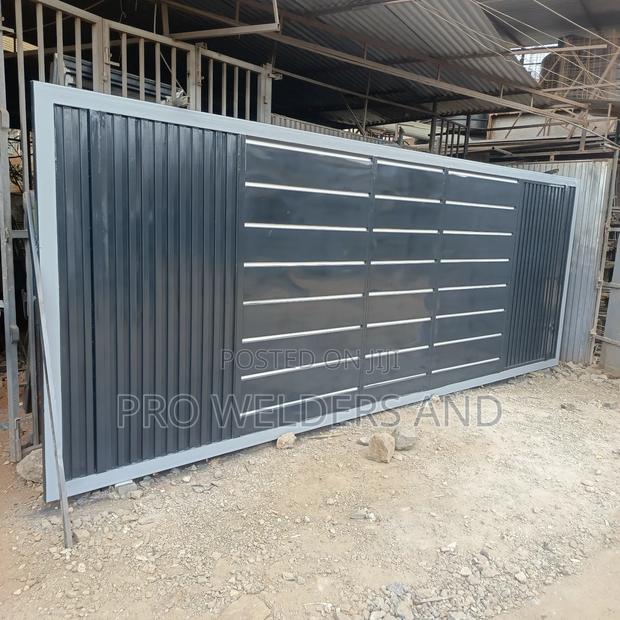 Strong Stylish Custom Sliding Gates - thumbnail 2