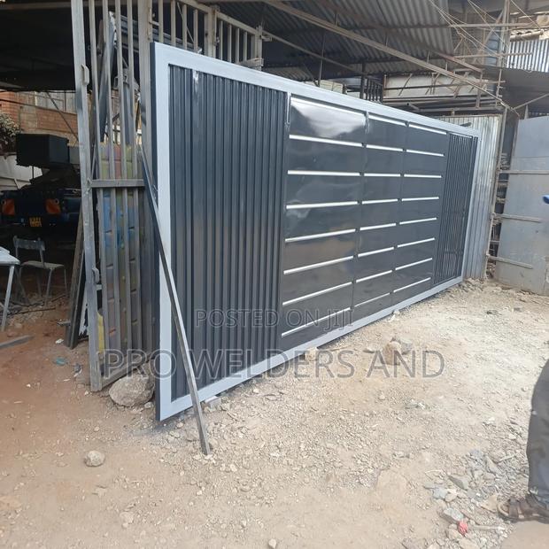 Strong Stylish Custom Sliding Gates - thumbnail 3