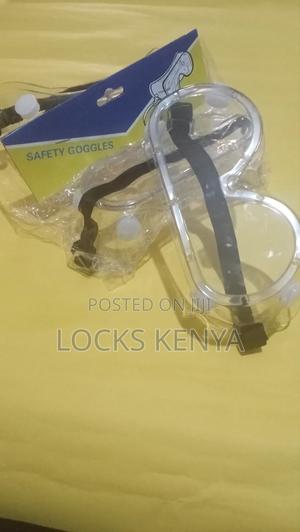 Pharmaceuticals Protection Goggles - thumbnail 2