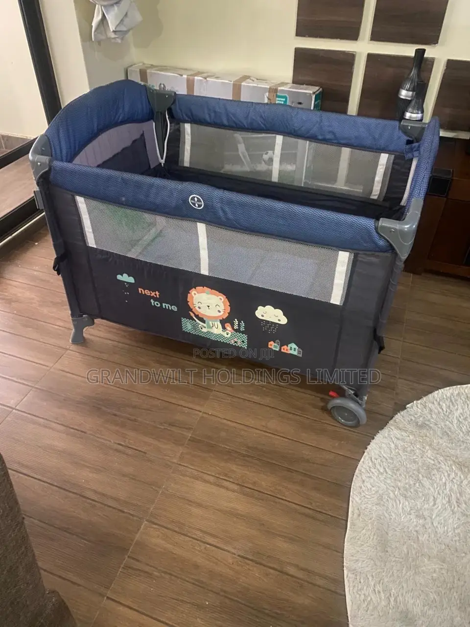 Baby's Bed/Playpen