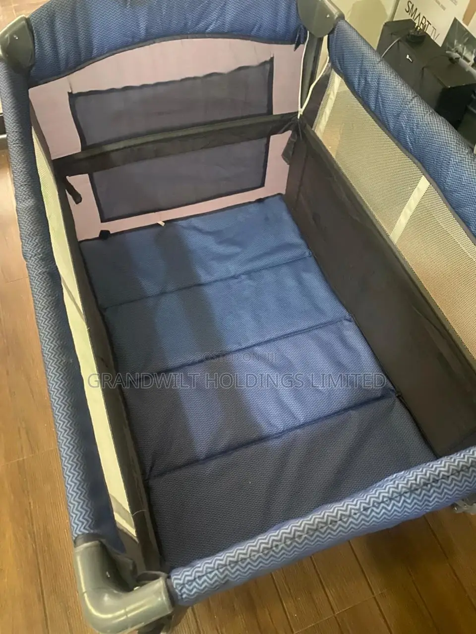 Baby's Bed/Playpen