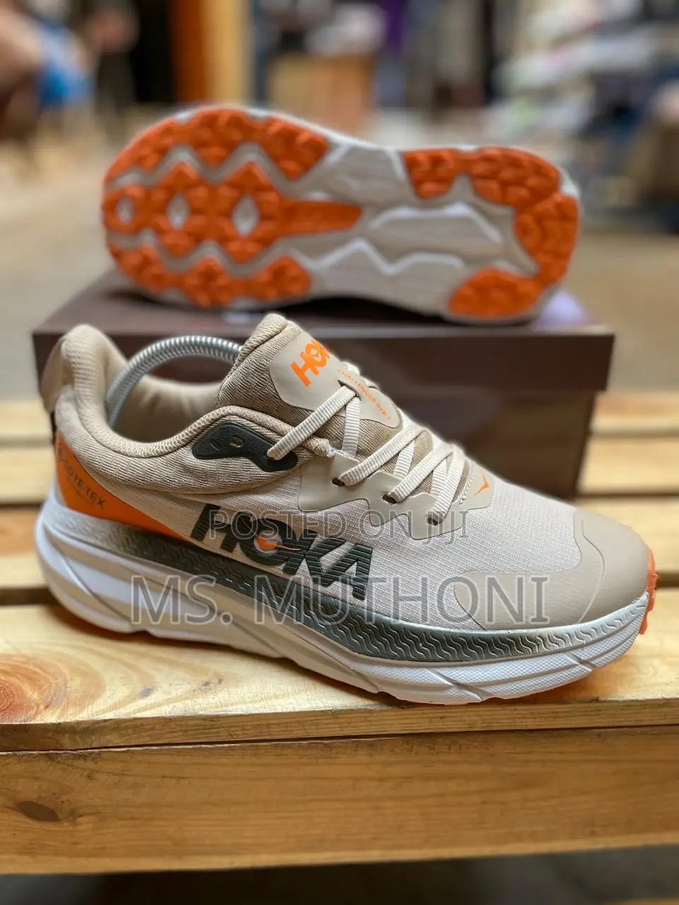 Hoka Bondi Goretex Size 40-45