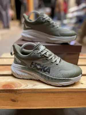 Hoka Bondi Goretex Size 40-45
