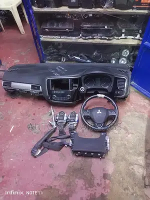 Mitsubishi Outlander Dashboards, Steering,Knee Airbag and Seatbelt
