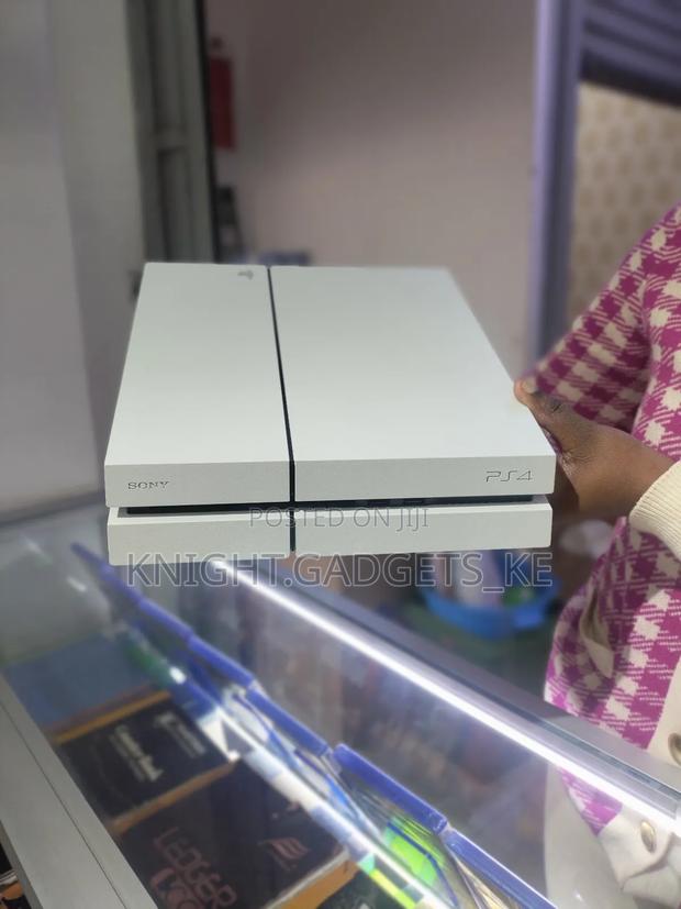 Ps4 Standard (White) ! - main view