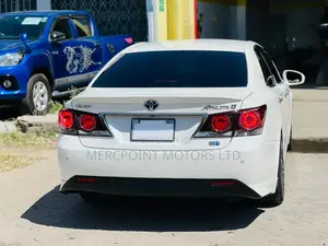 Toyota Crown 2018 White