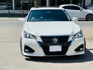 Toyota Crown 2018 White