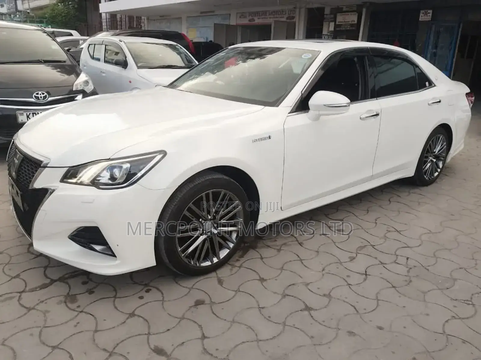 Toyota Crown 2018 White