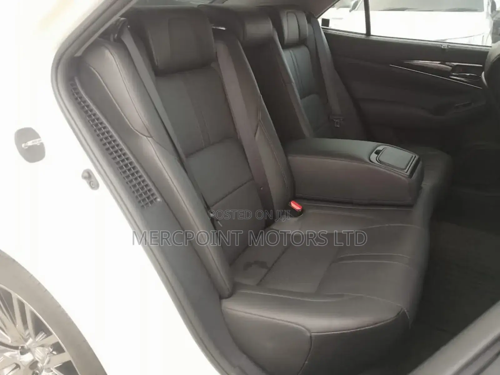 Toyota Crown 2018 White