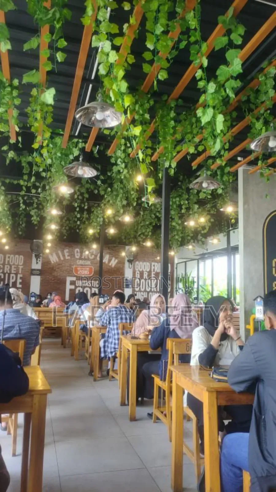 Vines Decor for Restaurants /Social Areas/Parties /Out/Indoor Decor