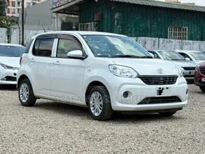 Toyota Passo 1.0 FWD 2018 Pearl