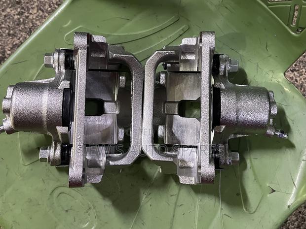 100 200 Series Rear Callipers - thumbnail 2