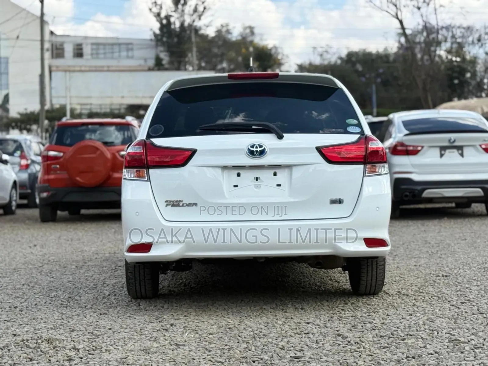 Toyota Corolla Fielder 1.5 Hybrid FWD 2018 Pearl