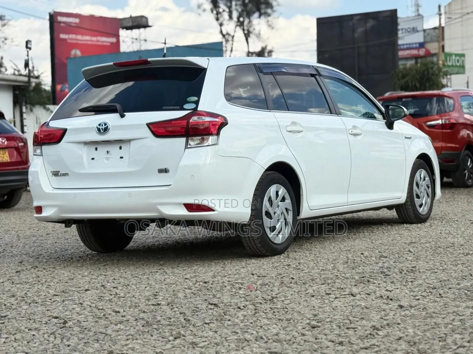 Toyota Corolla Fielder 1.5 Hybrid FWD 2018 Pearl