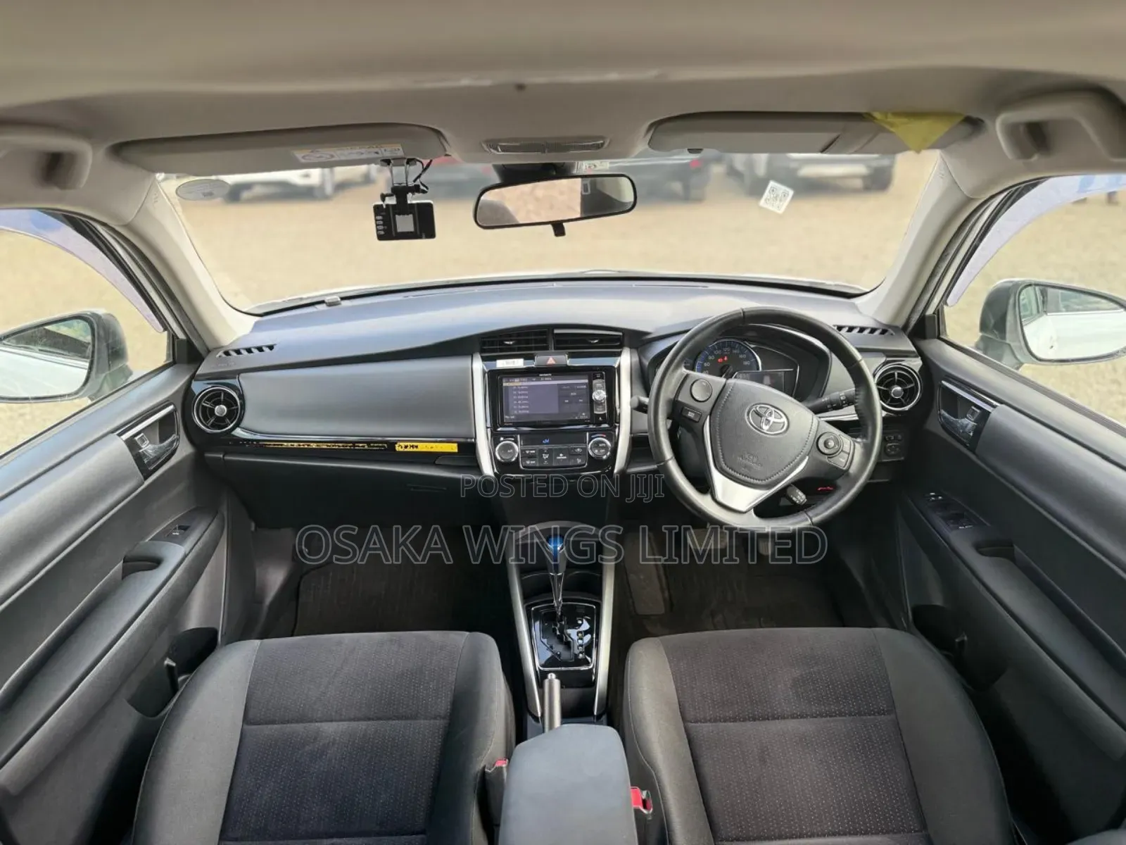 Toyota Corolla Fielder 1.5 Hybrid FWD 2018 Pearl