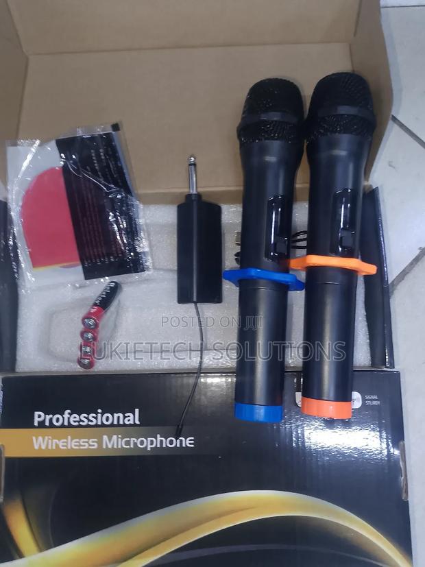 Professional Wireless Universal Microphone - main view