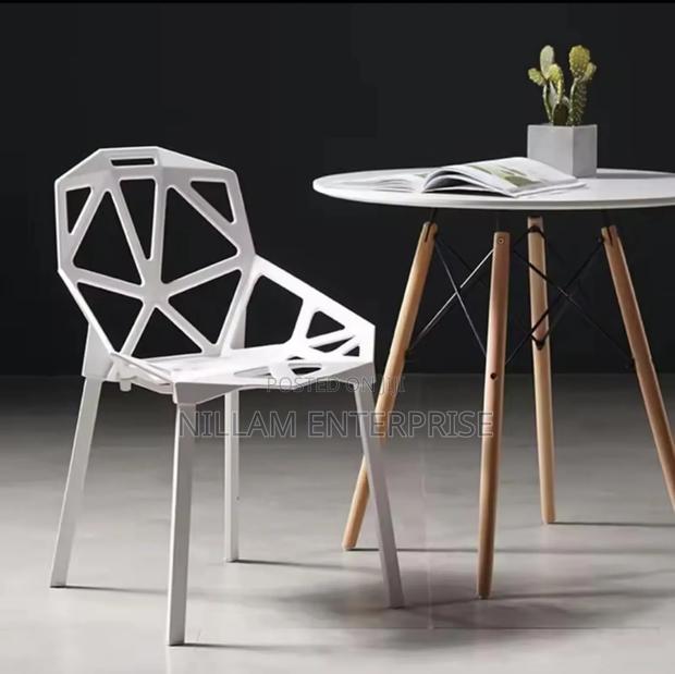 Modern Simple Geometric Pattern Like Plastic Chairs - thumbnail 3