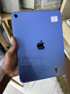 Apple iPad (2025) 128 GB Blue - thumbnail 2