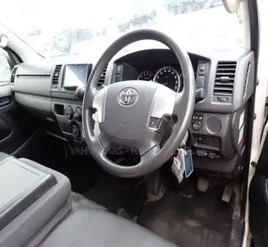 Toyota HiAce 2019 White