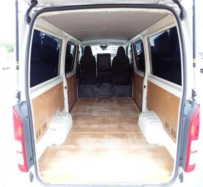 Toyota HiAce 2019 White