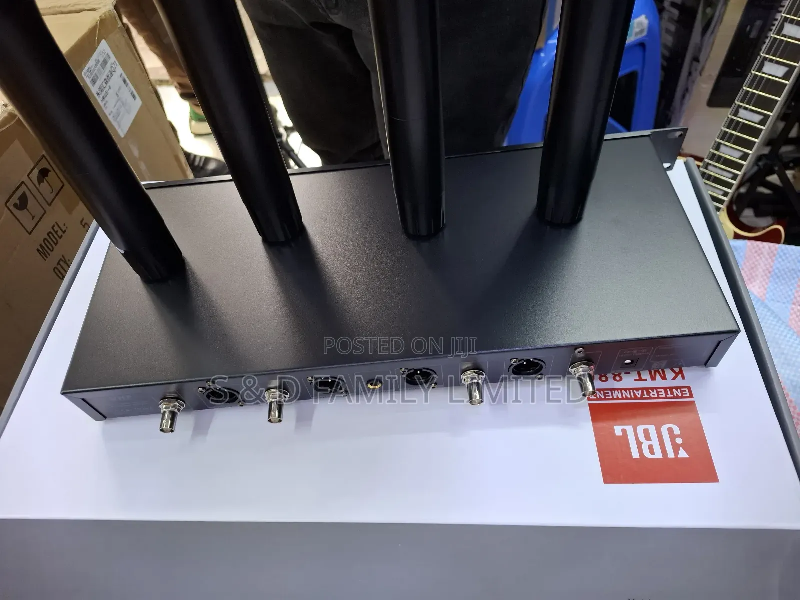 JBL KMT-880 Four in One Wireless Microphone