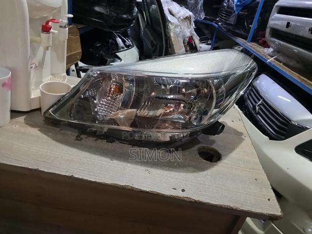 Vitz Jewela 2012 Hdlight