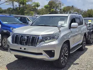 Toyota Land Cruiser Prado 2018 Silver
