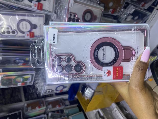 Weqrt Samsung Galaxy S22 Ultra 360° Rotatable Magsafe Clear Case - main view