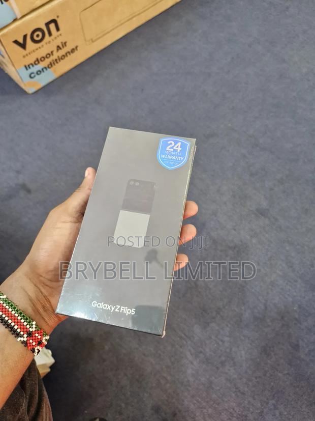 New Samsung Galaxy Z Flip 5 256 GB Green