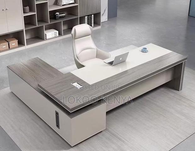 Office Desk : 1.8 Meter Executive Office Work Table