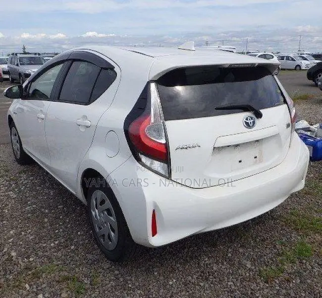 Toyota Aqua 2019 White