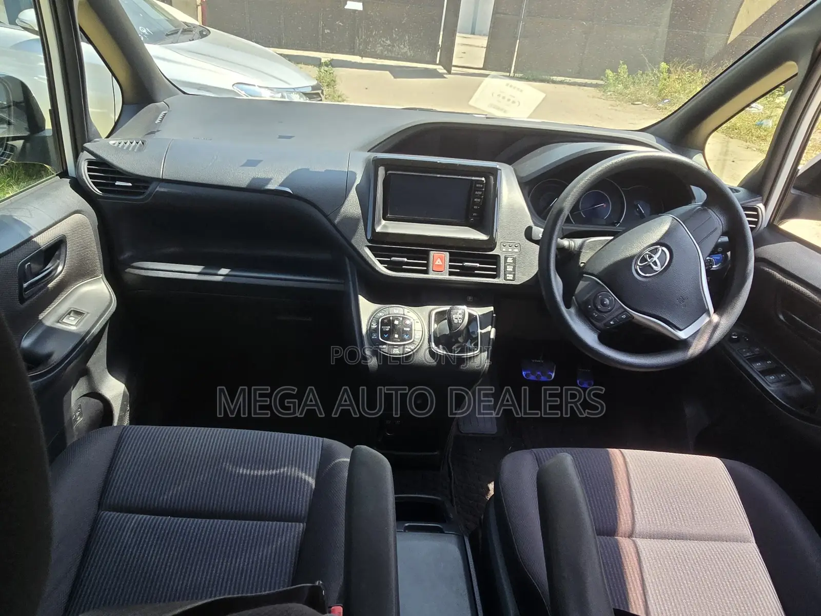 Toyota Voxy 2018 White
