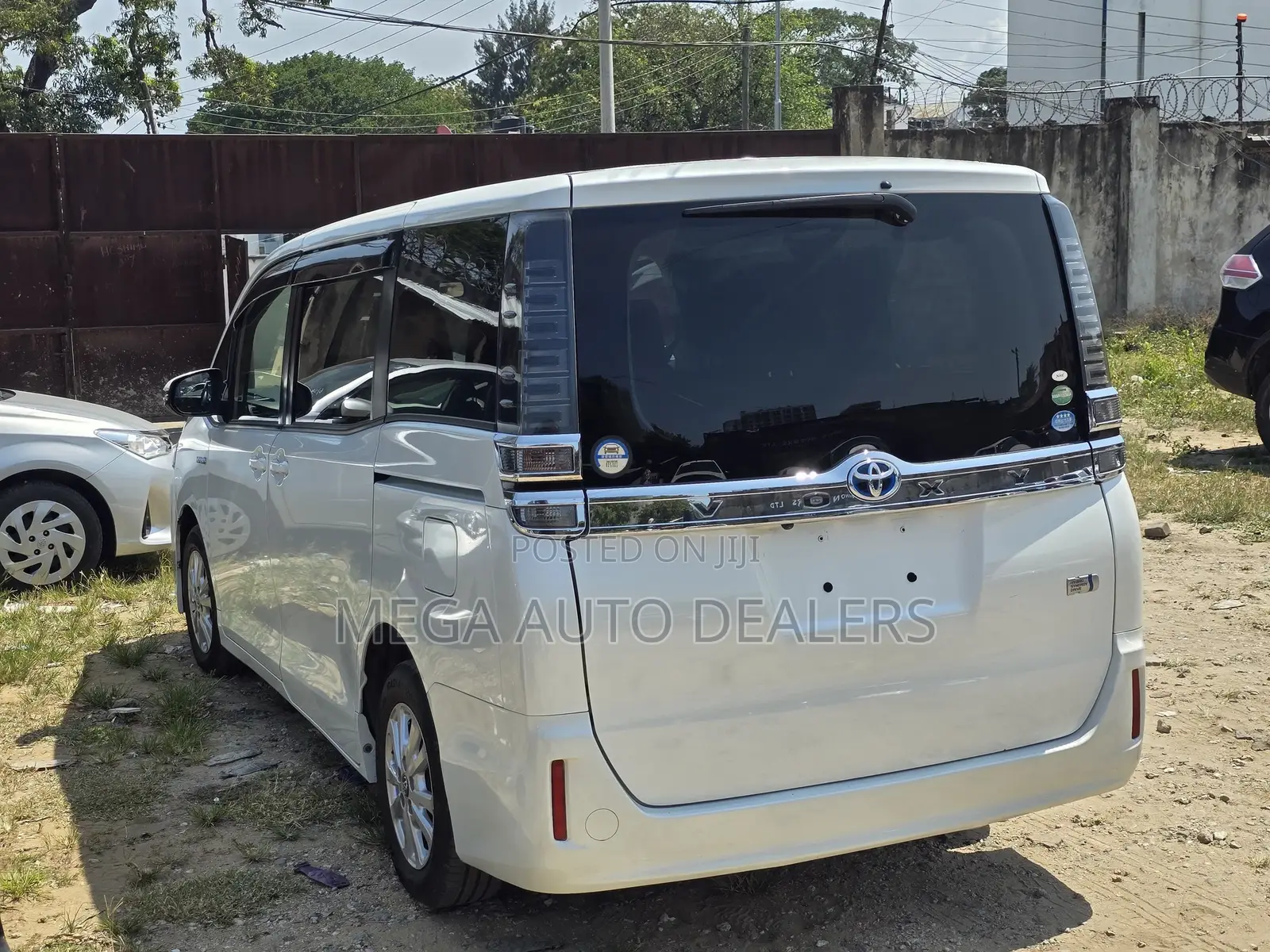 Toyota Voxy 2018 White